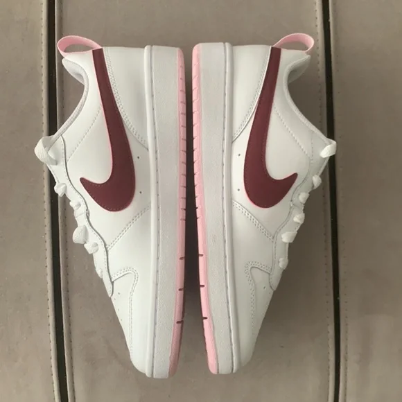Nike Court Borough Low 2 NWOB "White Dark Beetroot " Sneakers size US 5.5Y - Picture 12 of 17